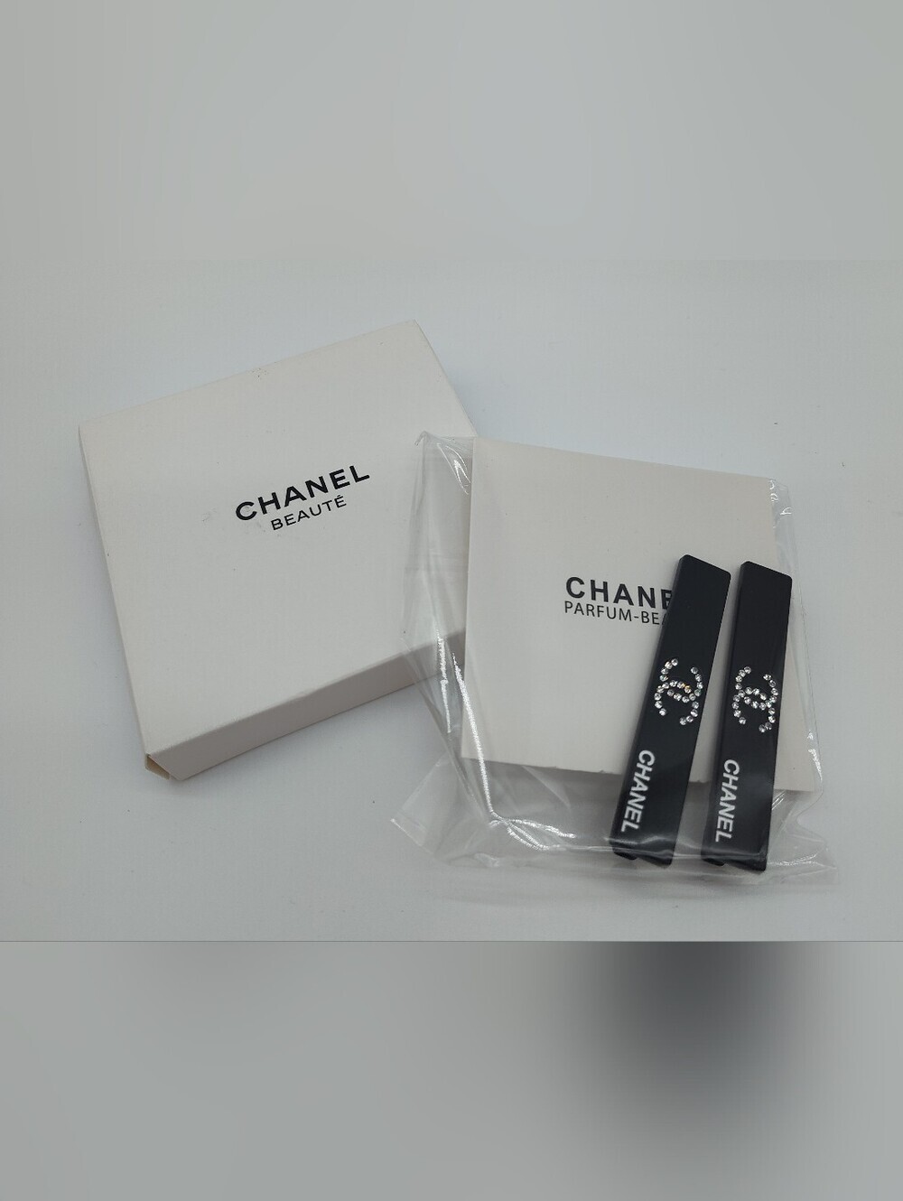 CHANEL Parfum-Beauté Crystal CC Logo Hair Clips Barrettes Set Black Gift Box NWT